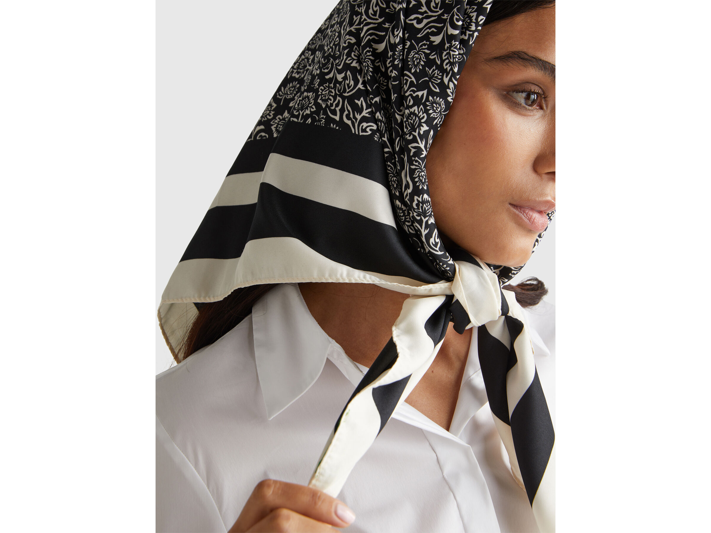 SQUARE SCARF Women image number 2